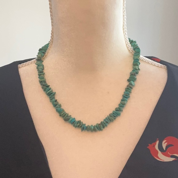 Jewelry - Turquoise chip necklace